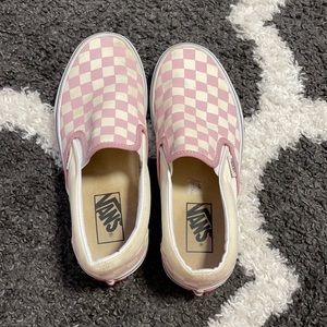 Size 7 pink and white vans